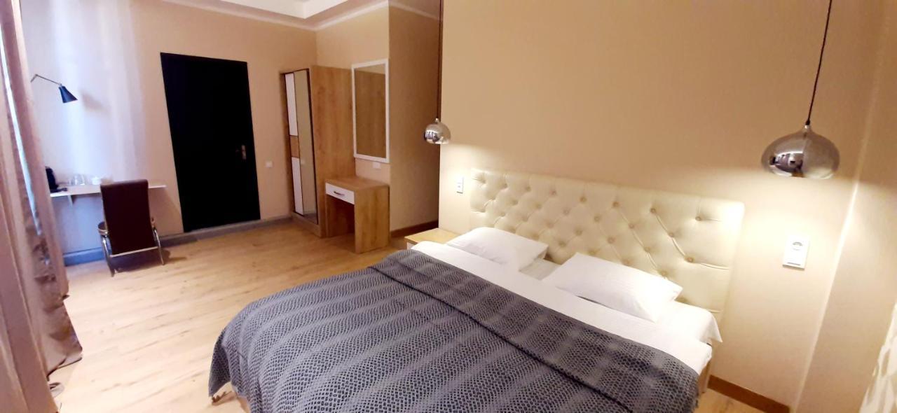 Happy Stay Hotel คูทายสิ ภายนอก รูปภาพ