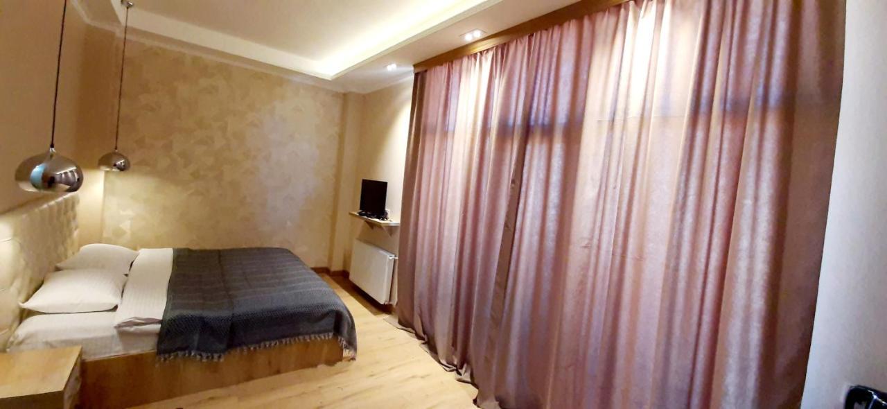 Happy Stay Hotel คูทายสิ ภายนอก รูปภาพ